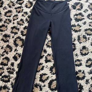 Lululemon woman’s black straight leg leggings pants size 6